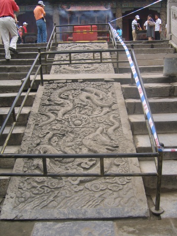 曲阜孔廟大成殿石雕裝飾藝術(shù) - lydg_family - 春 風(fēng)